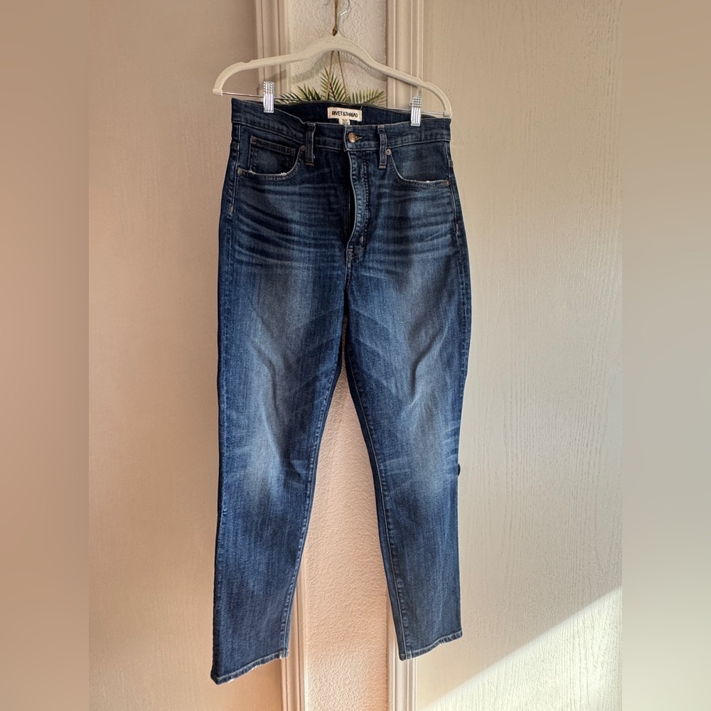 Rivet and thread high rise skinny jeans